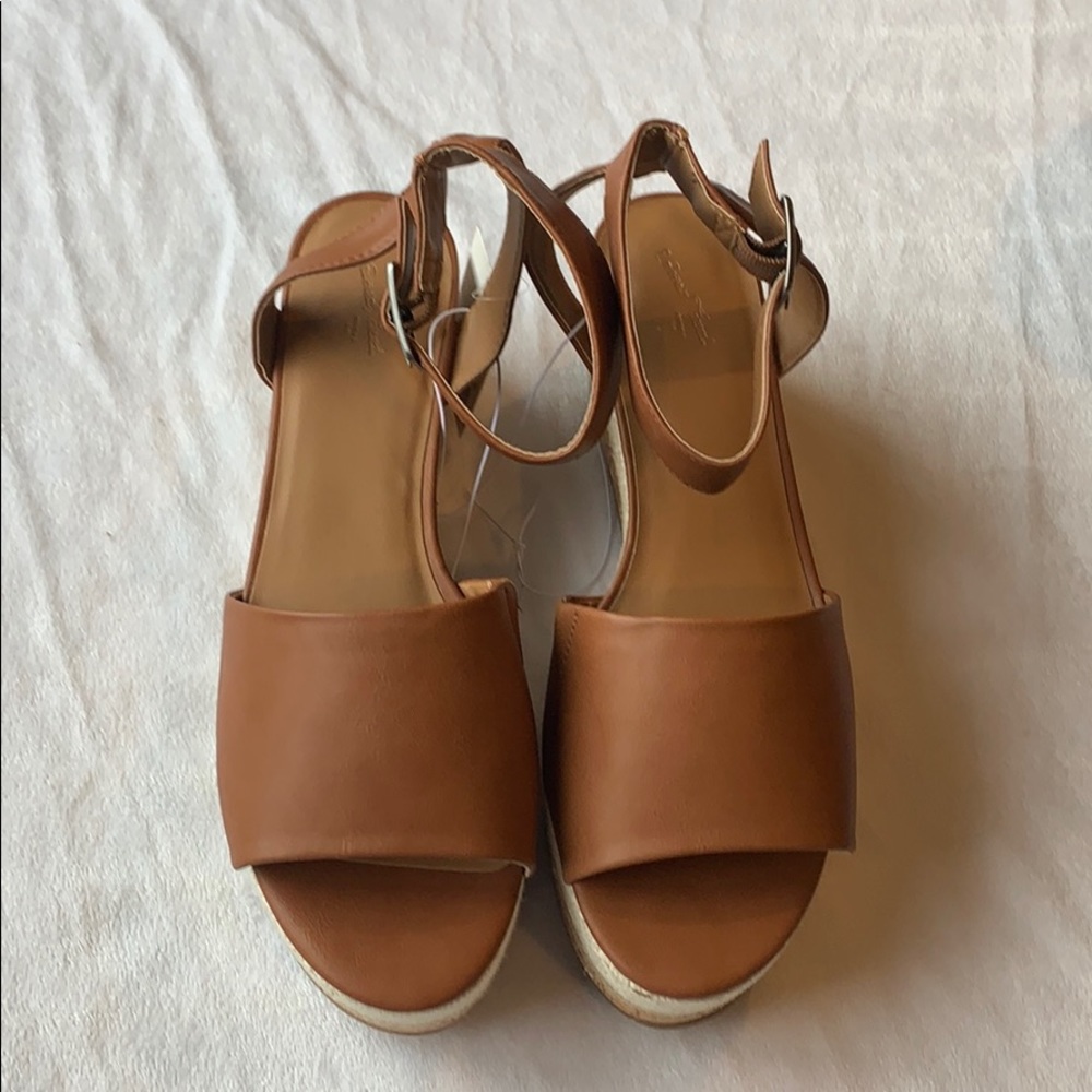 Universal Thread Cognac Bailey Platform Wedge Pump